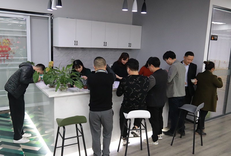 冬至湯圓餃子情，華邦瀛溫暖一家親